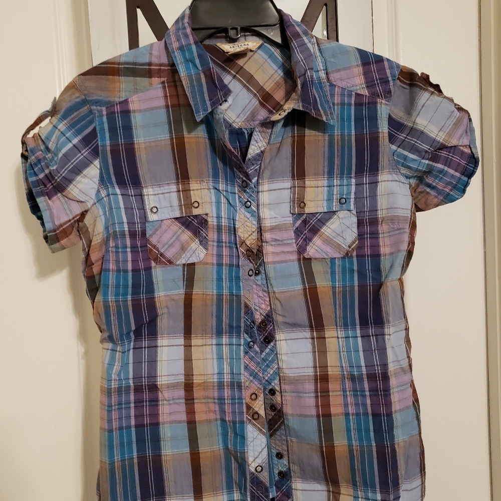 Button down short sleeved shirt